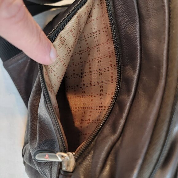 Travelon Crossbody Messenger-style Shoulder Bag - Perfect for Travelers - Picture 9 of 13